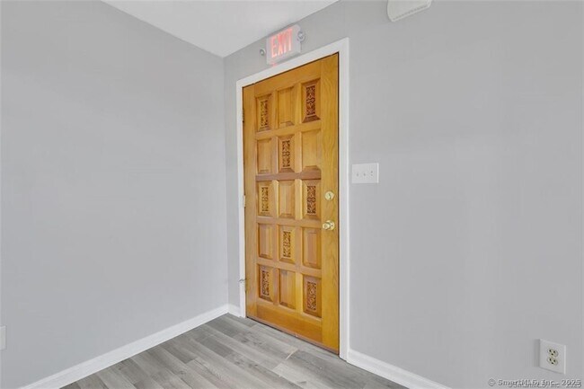 Foto del edificio - 571 Wolcott St