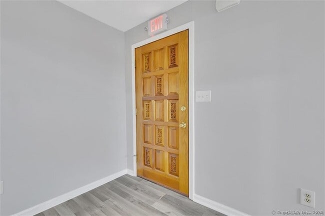 Building Photo - 571 Wolcott St