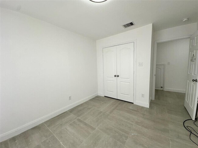 Foto del edificio - 3415 Twp Grove Ln