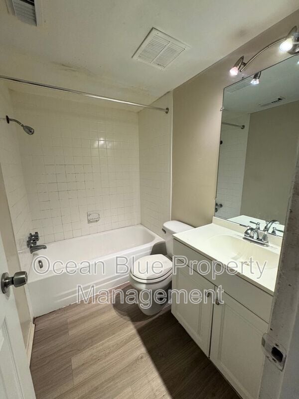 Building Photo - 311 S Arcturas Ave