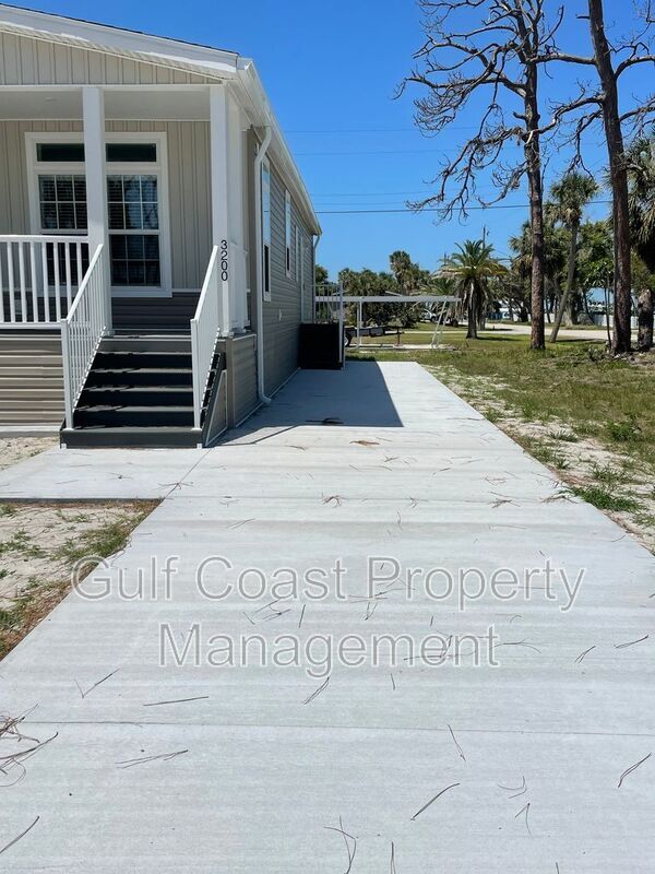 Foto del edificio - 3200 Holly Ave