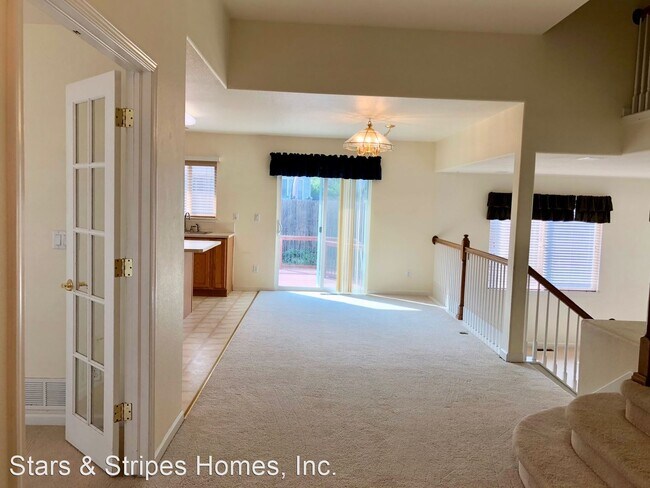 Building Photo - 3 br, 2.5 bath House - 2568 S. Fundy Circle