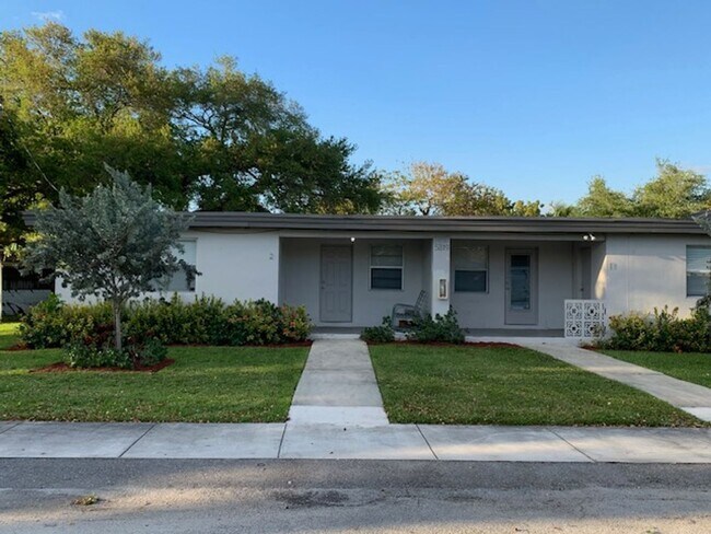 Foto del edificio - 5814 Taylor St