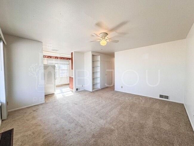 Building Photo - 618 Prospect Lake Dr