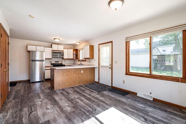 Foto del edificio - 1502-1504 S 101st St