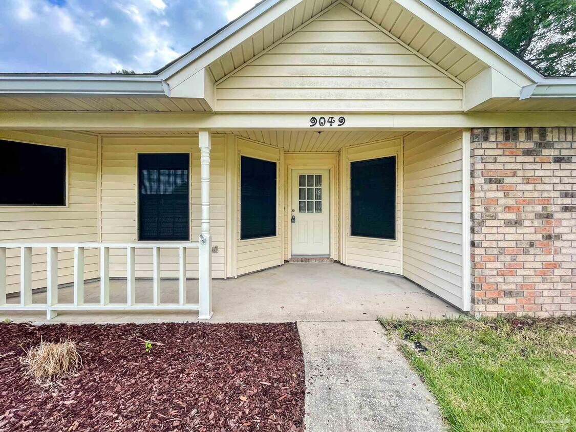 Foto principal - 9049 Bluebay Ln