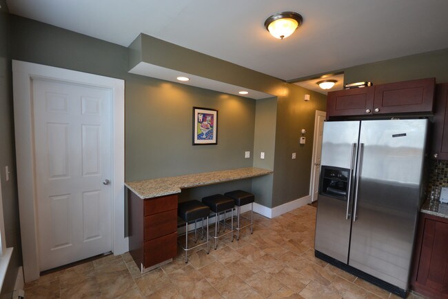 Foto del edificio - 105 Radcliffe Ave