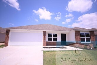 Building Photo - 5308 Yukon Dr