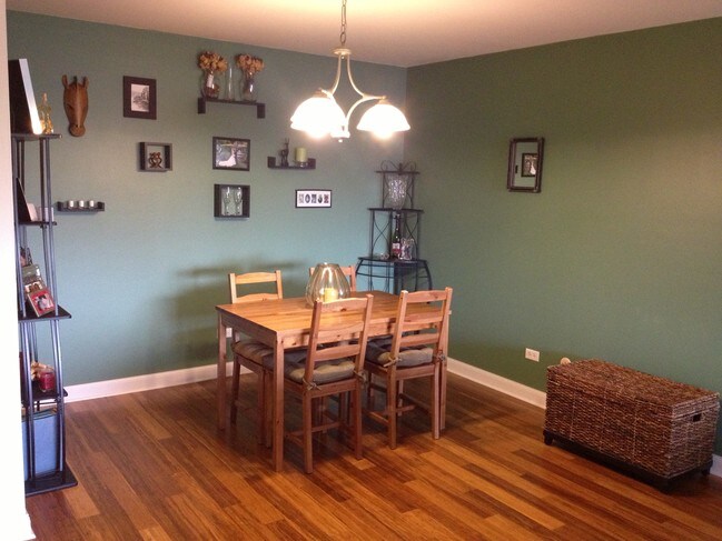 Foto del edificio - 375 W Winchester Rd