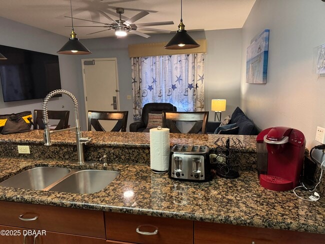 Foto del edificio - 1653 US-1