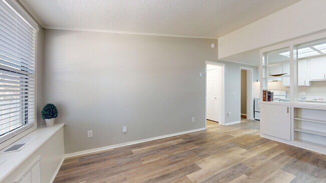 Foto del edificio - Canyon and Knox Landing Apartments