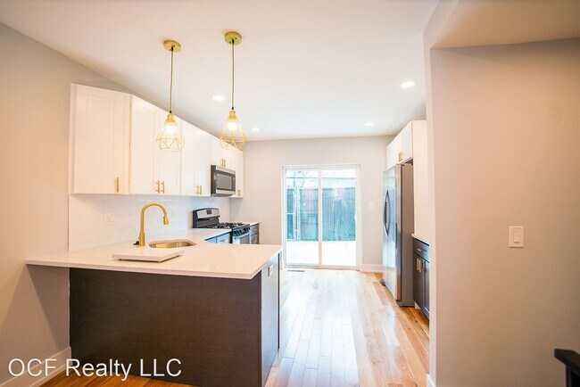 Building Photo - 2 br, 1.5 bath House - 2022 Pierce Street