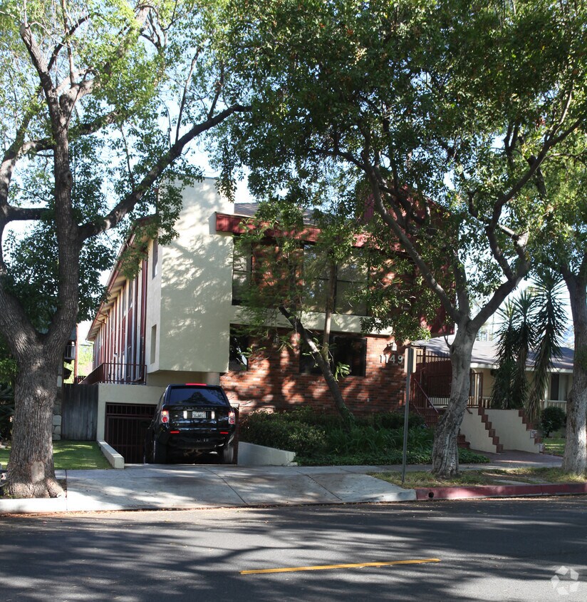 Primary Photo - 1149 Allen Ave