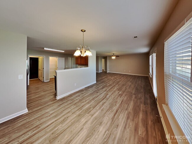 Foto del edificio - 3418 Anita Glen Dr