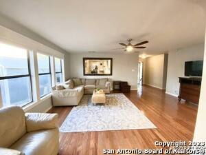 Foto del edificio - 4703 Roxcove Dr