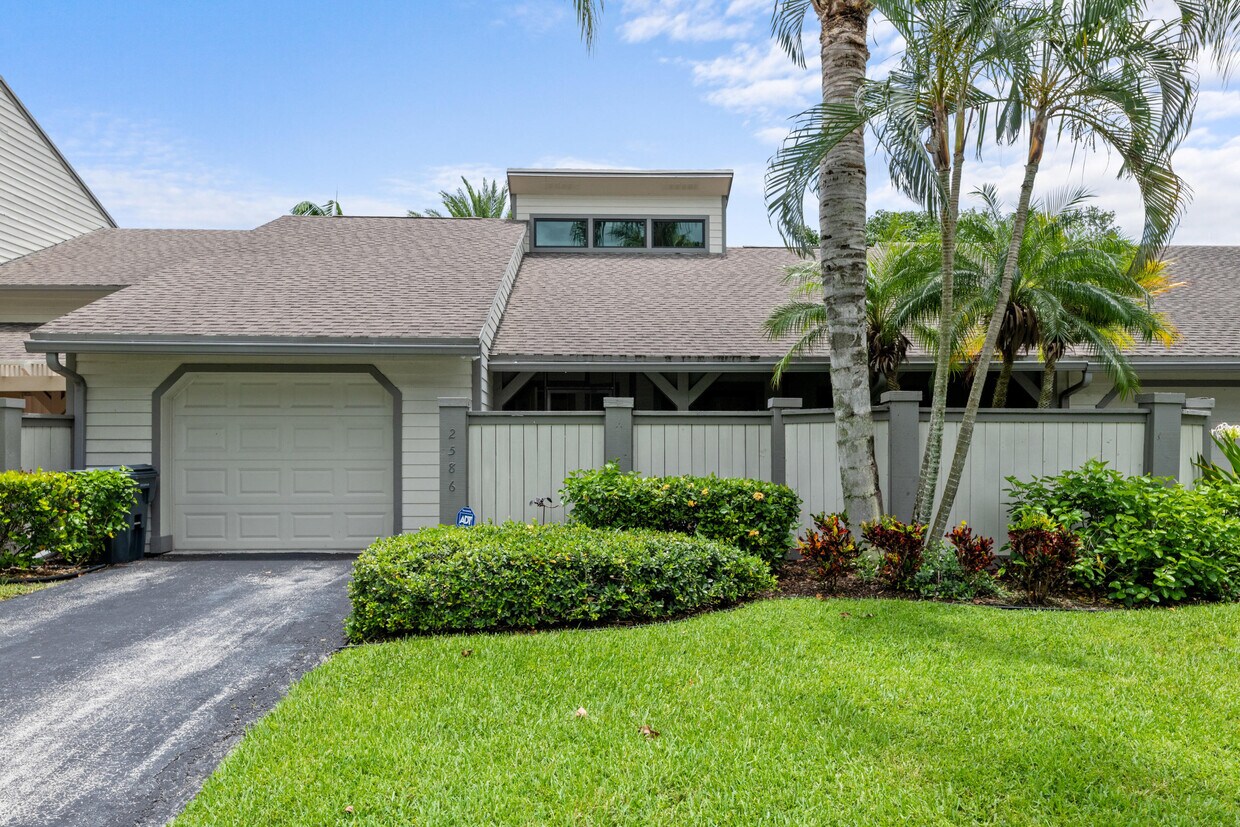 2586 Bedford Mews Dr, Wellington, FL 33414 Townhouse for Rent in