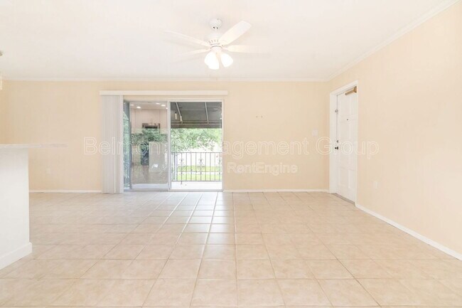 Foto del edificio - 644 N Knowles Ave