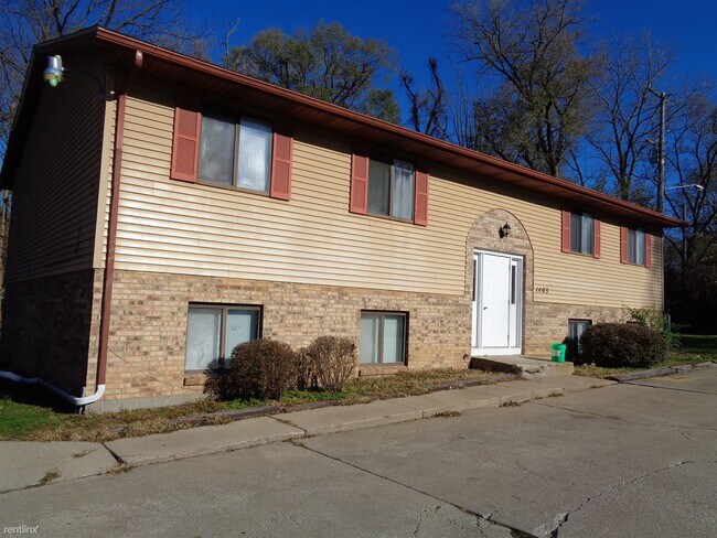 Building Photo - 2 br, 1 bath 4plex - 1403 Huntington Ave #2