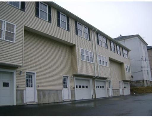 Building Photo - 72 Vernon St