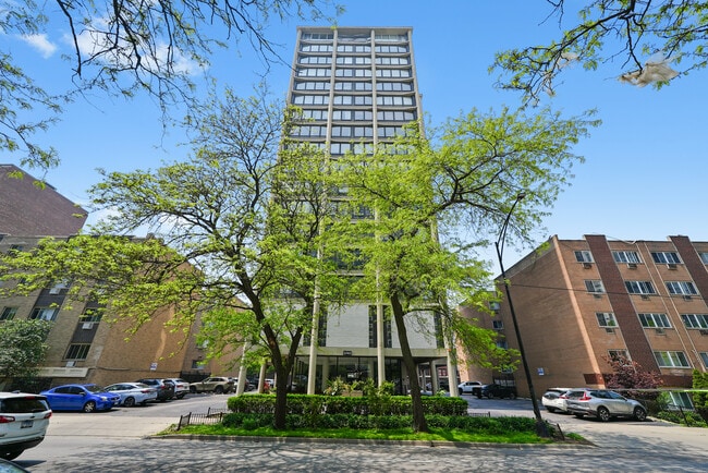 Building Photo - 5740 N Sheridan Rd