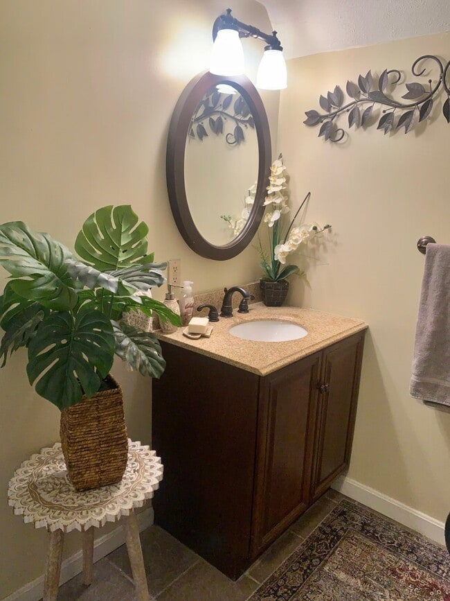 366 Farrwood Dr, Haverhill, MA 01835 Townhome Rentals in Haverhill MA