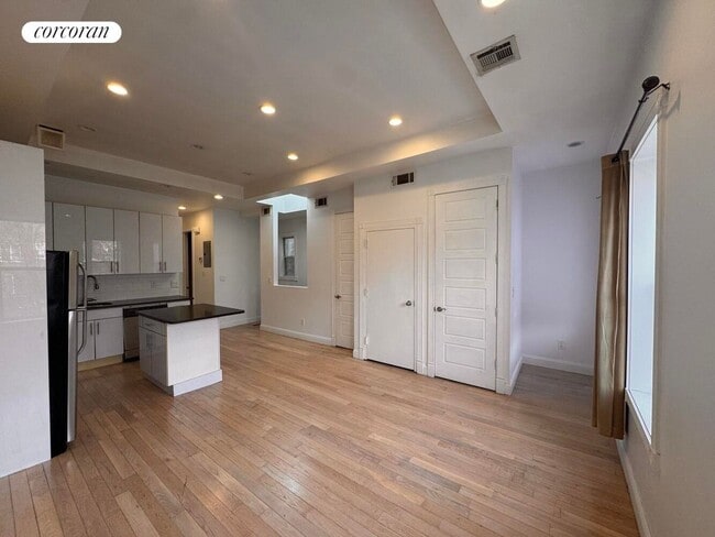 Foto del edificio - 1592 St Marks Ave