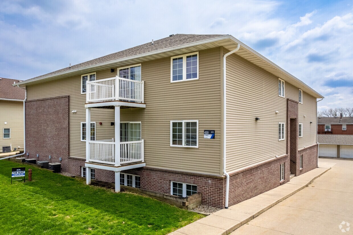 420 S 4th St, Ames, IA 50010 Apartments in Ames, IA
