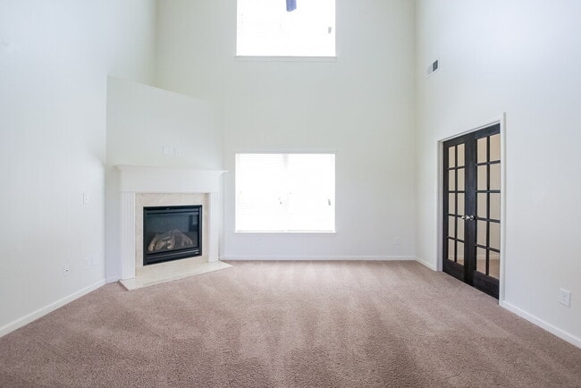 Building Photo - 185 Stillwood Dr