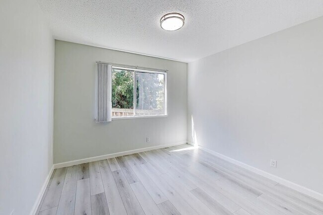 Foto del edificio - 671 Vernon St