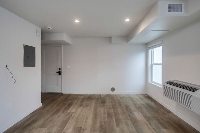 Interior Photo - Le Jaime