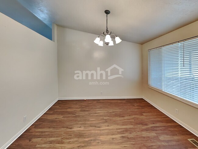 Building Photo - 5667 S Stone Bluff Way