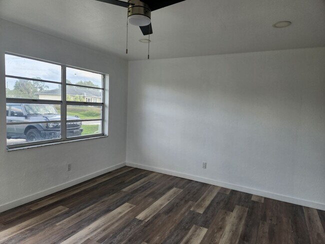 Foto del edificio - Cozy 2BR 1BA house in Buckingham Area RECENTLY REDUCED!