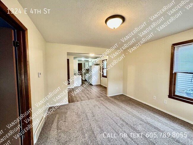 Foto del edificio - 1324 E 4th St