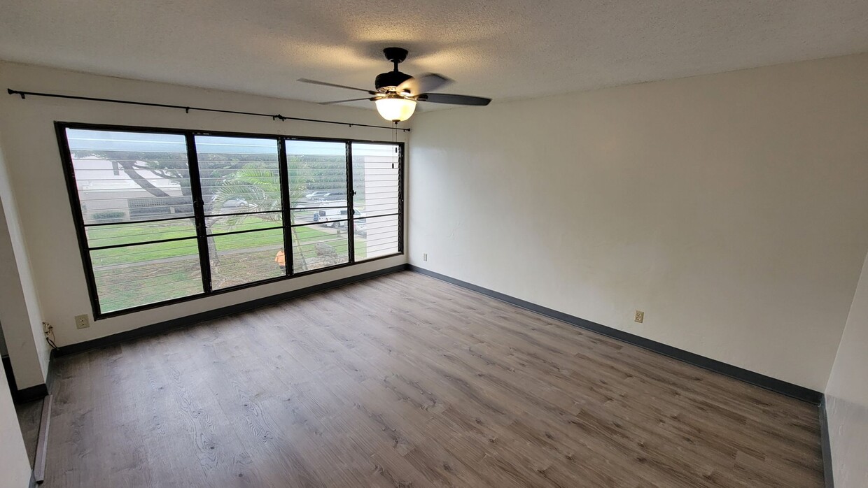 Primary Photo - Kahe Kai - 2 Bedroom 1 Bath Apartment With...