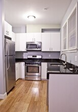 Building Photo - 195 W 3rd St