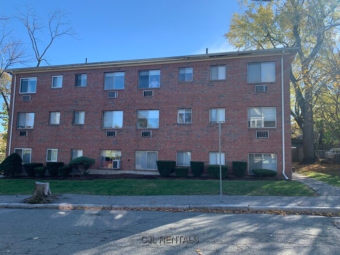 15 Piggott Rd Unit 17, Medford, MA 02155 Condo for Rent in Medford