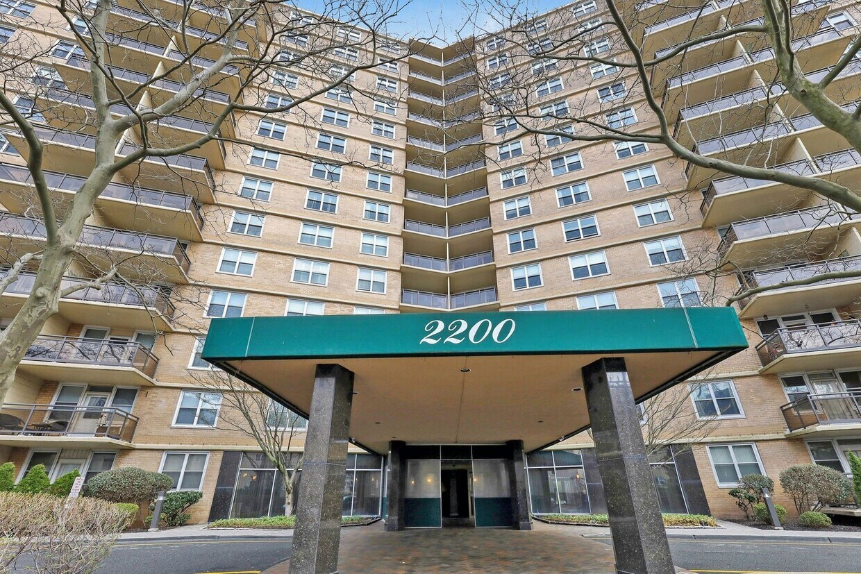 Photo - 2200 N Central Rd (Fort Lee, NJ)