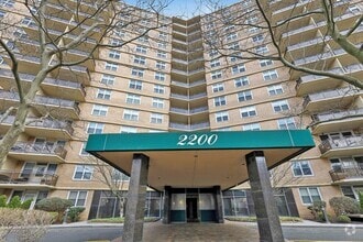 Building Photo - 2200 N Central Rd
