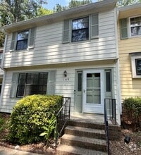 Building Photo - 1328 Springlawn Ct