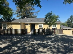 Building Photo - 30 Summit Cir