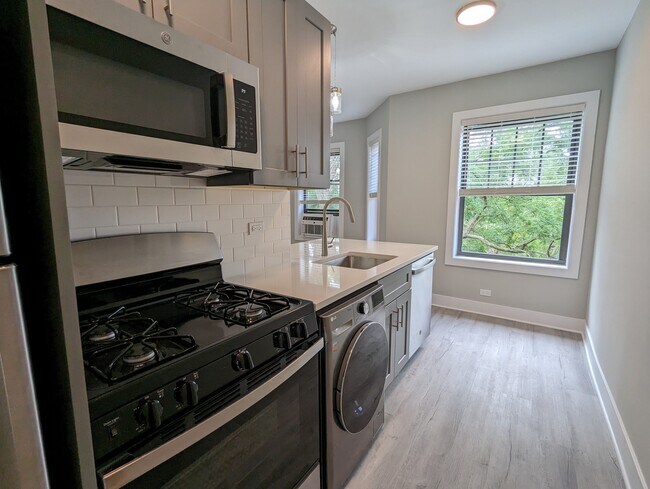 Foto del edificio - 372 Hazel Ave