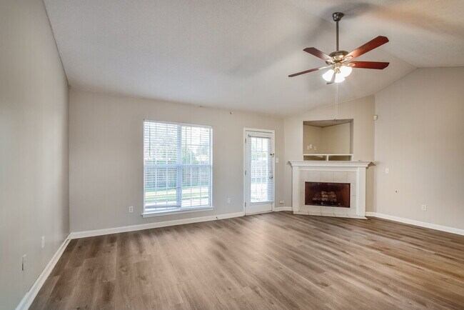 Building Photo - 2829 Russum Dr