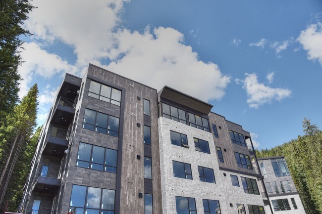 Foto del edificio - 422 Iron Horse Way