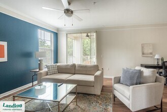 Building Photo - 2801 Biltmore Park Dr