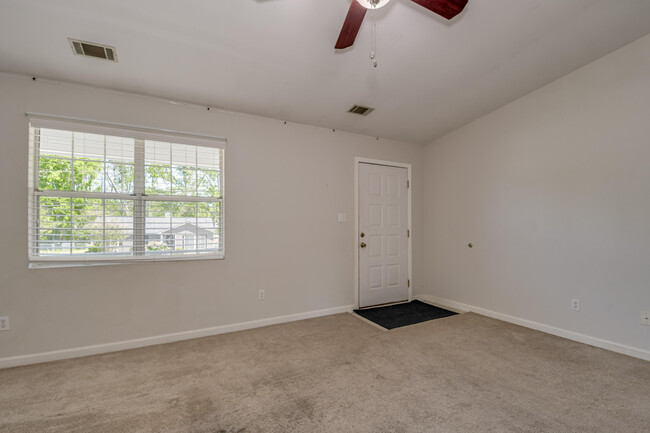 Building Photo - 436 Belglade Rd