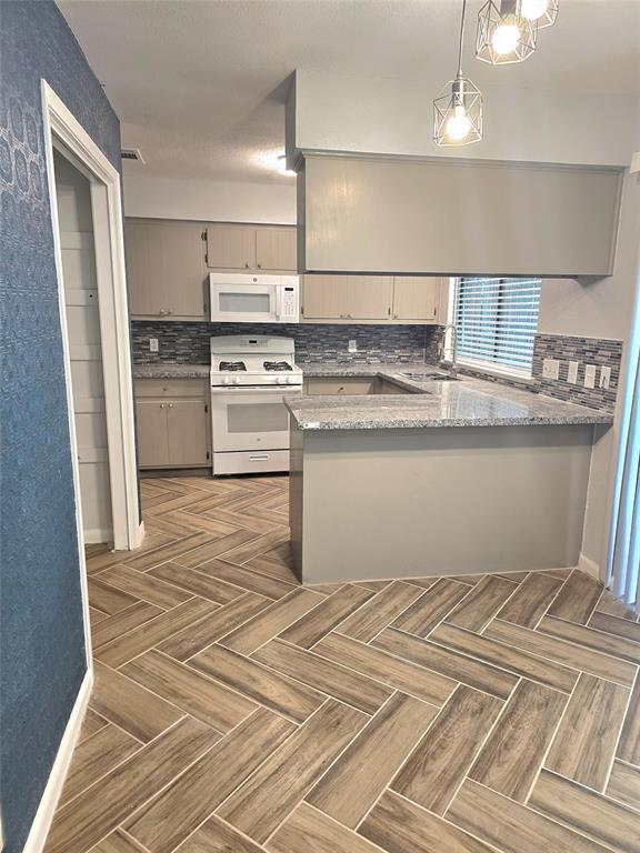 Foto del edificio - 1417 Hyridge Cir