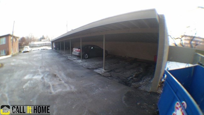 Building Photo - 1402 W 200 S