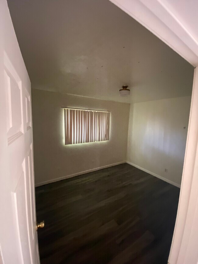 Foto del edificio - 2504 Chelwood Park Blvd NE