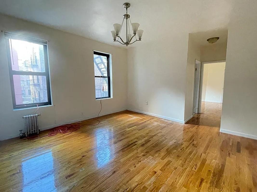 Primary Photo - 351 E 21st St