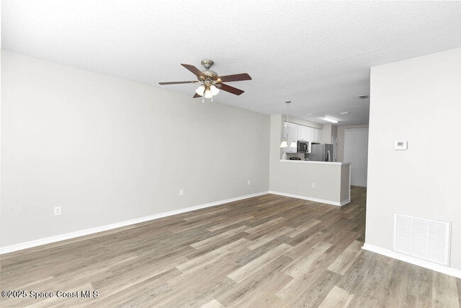 Foto del edificio - 1342 Hampton Park Ln